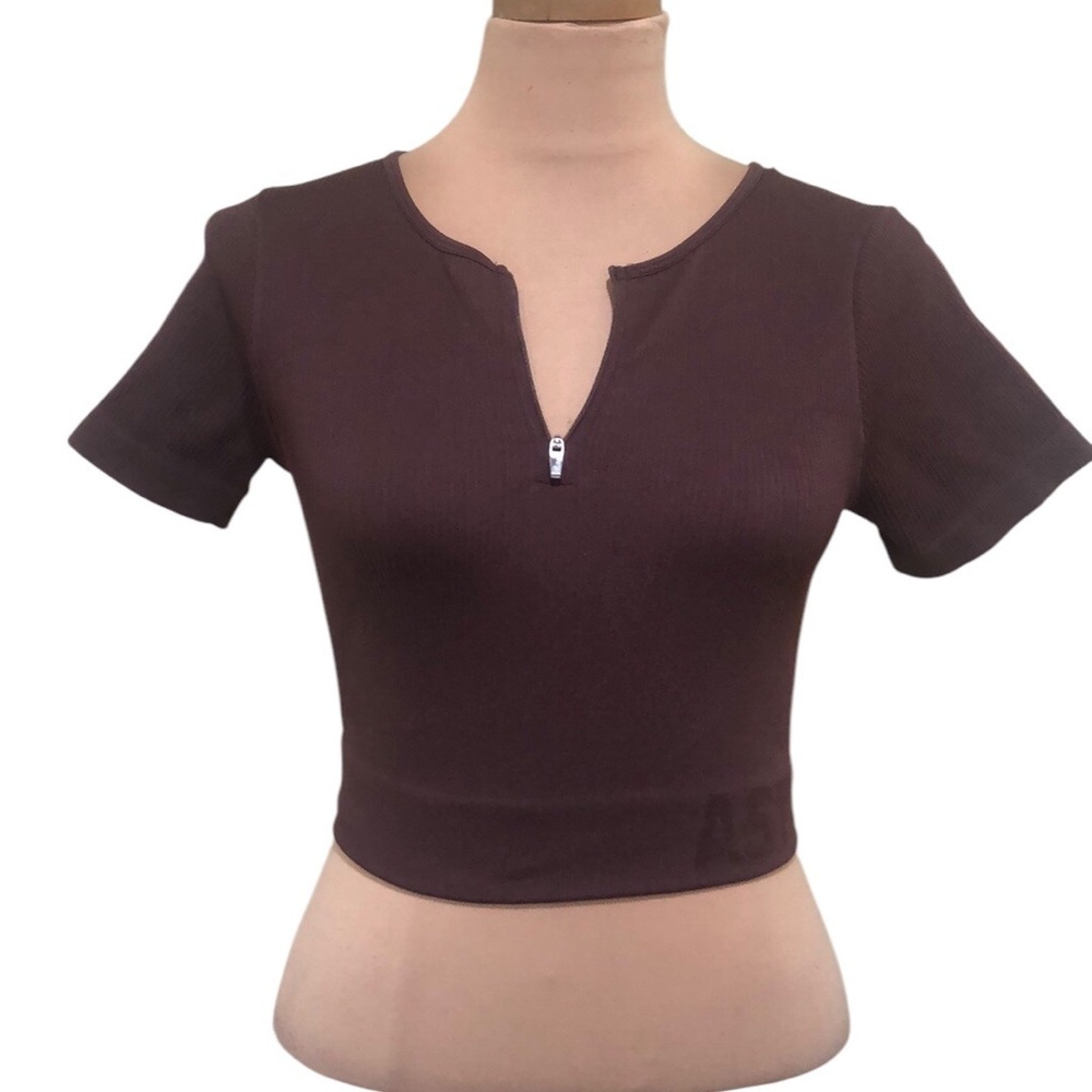 Astoria Seamless Ribbed Series Zip Quarter-Sleeve Crop Top Size Medium Espresso